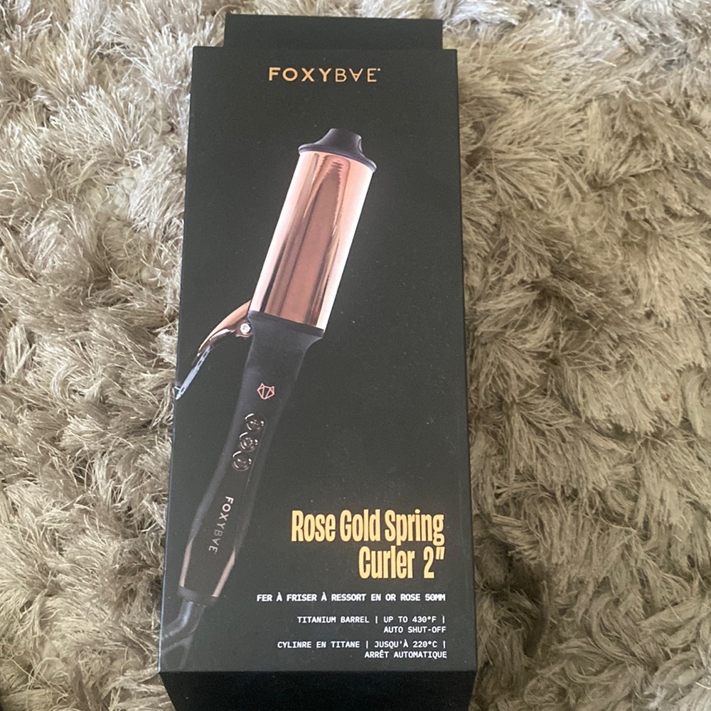 New in Box 2” barrel curling wand